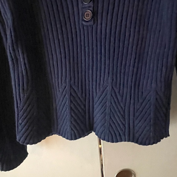 Steel blue size Medium jones New York sweater. - Picture 5 of 5